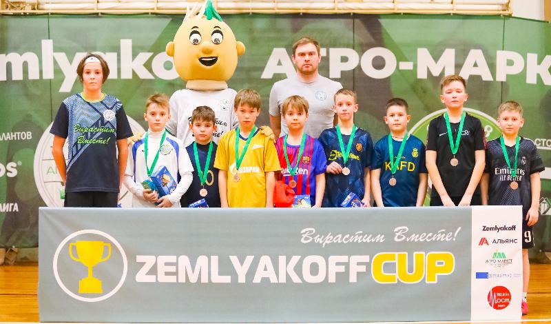 Определены победители и призеры осеннего футбольного турнира "Zemlyakoff CUP"!