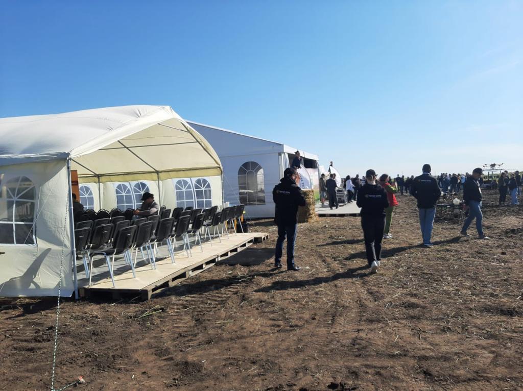 Комплексную защиту посевов зерновых колосовых и сои препаратами ZemlyakoFF представили в Амурской области