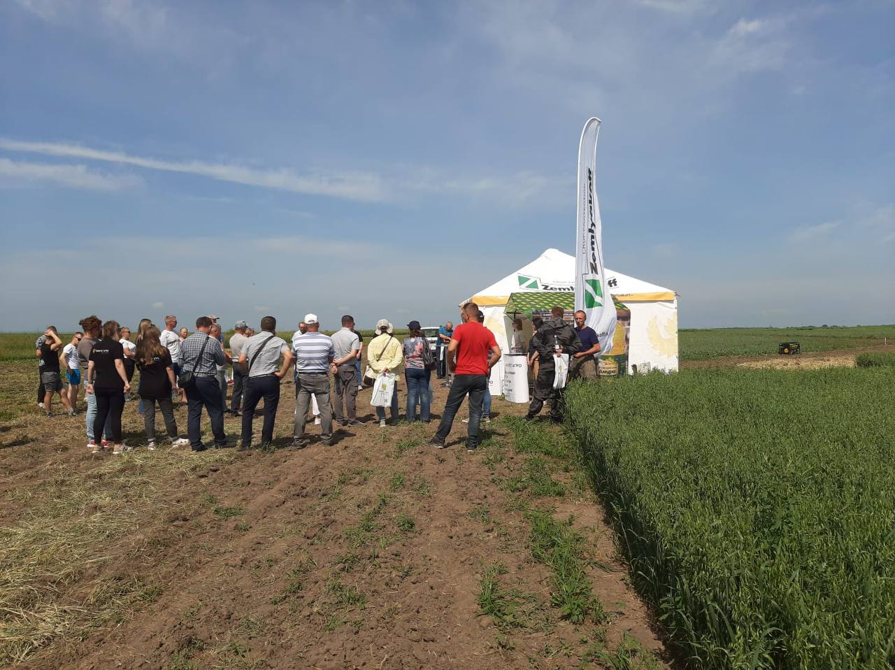Аграриям Дальневосточного региона представили демопосевы зерновых колосовых культур под защитой ZemlyakoFF