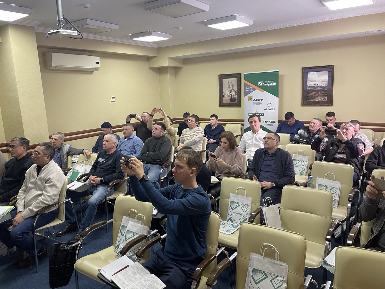 В Казани прошел насыщенный учебный семинар «Эффективная комплексная защита препаратами ZemlyakоFF»