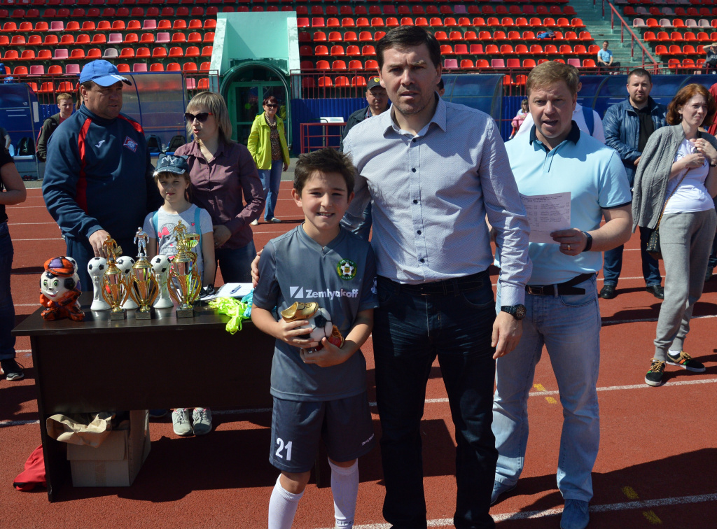 Футболист команды СШ №8 Вачик Туманян стал лучшим игроком Межрегионального турнира по футболу в Саранске